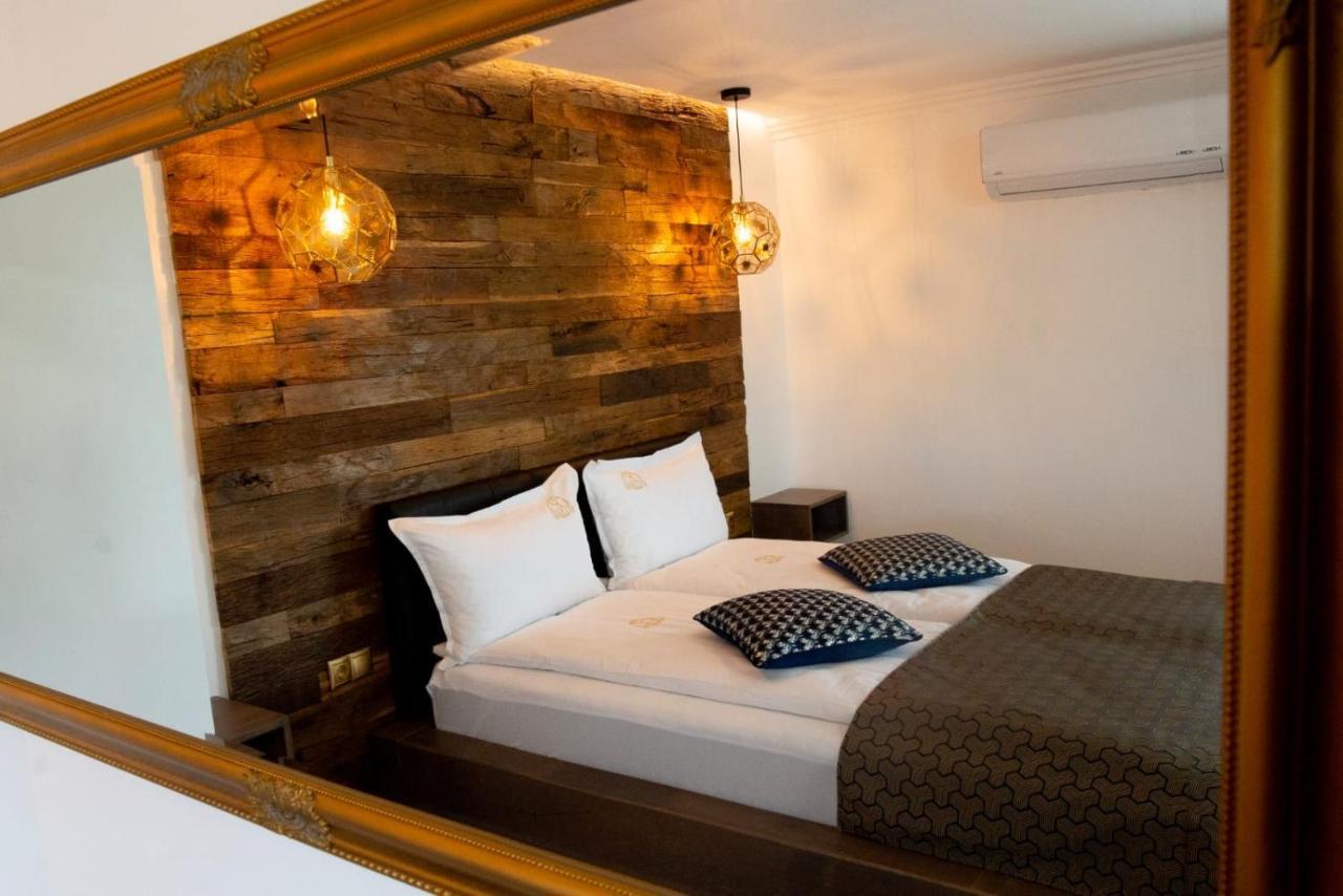 Lupeni  Kotyogo Panzio Bed & Breakfast エクステリア 写真