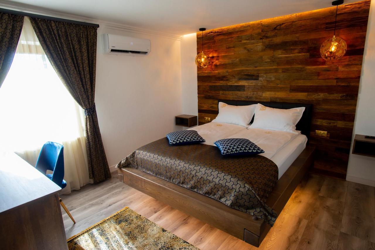 Lupeni  Kotyogo Panzio Bed & Breakfast エクステリア 写真